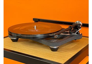 Rega Planar 8 Turntable with Ania MC Cartridge - Ex-Display