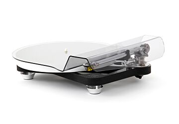Rega Naia Reference Turntable with Lid